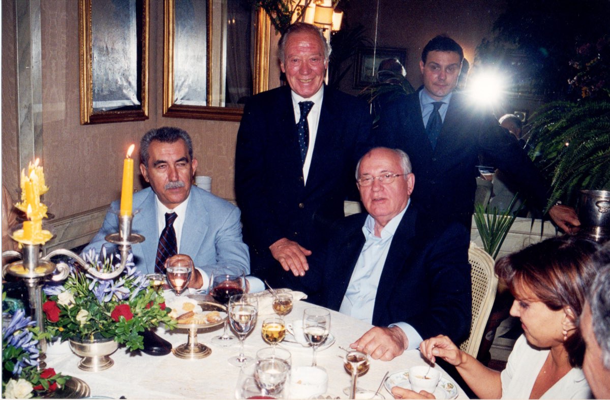 Il Ristorante Camponeschi si trova...